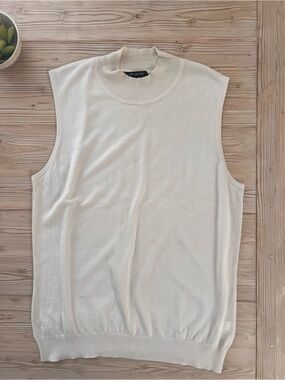 St. John Ivory Sleeveless Sweater Vest Mock Neck Wool Blend Size L